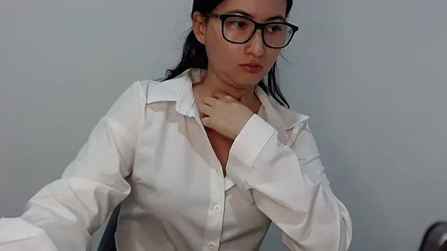 Snapshot of vanna_9 chatting on October 18, 2025, 4:20 pm vanna 9 online show from October 18, 2025, 4:20 pm