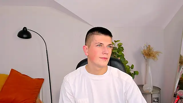 Rony winston online show from December 8, 2024, 1:36 pm