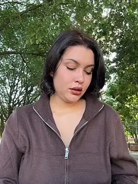 KikiWatson online show from September 12, 2025, 6:24 am