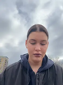 KikiWatson online show from February 13, 2026, 7:30 am