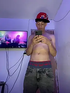 LatinBoysxxx online show from March 12, 2025, 9:35 pm