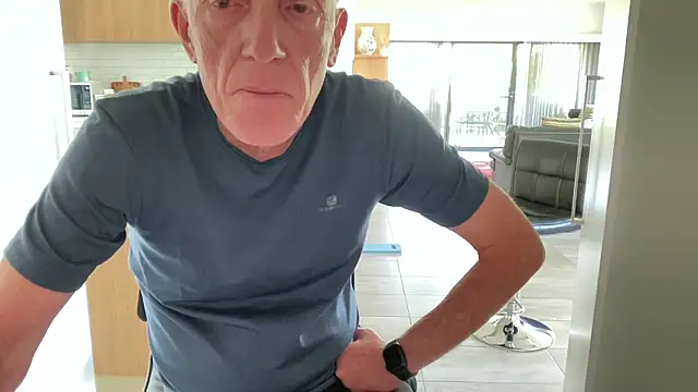 angie-puttana online show from December 16, 2025, 10:25 pm