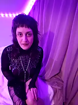 DanniHall online show from April 8, 2026, 4:58 am