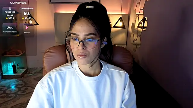 Snapshot of AlessiaVal_ chatting on October 2, 2025, 2:09 pm AlessiaVal online show from October 2, 2025, 2:09 pm