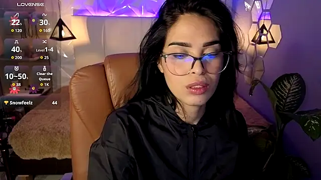 AlessiaVal  online show from November 14, 2025, 3:26 pm