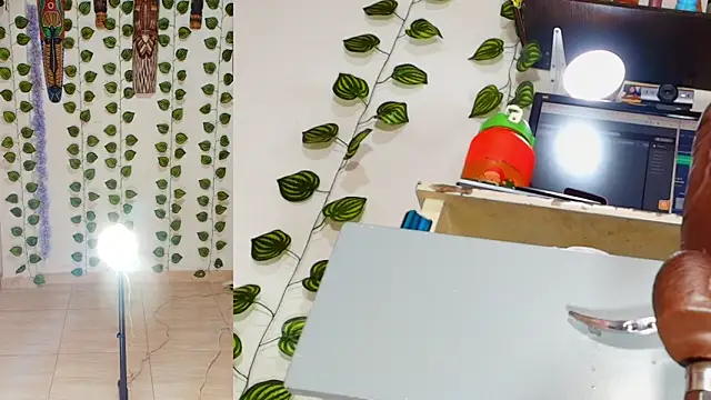 sharlotte funny online show from April 20, 2026, 6:09 pm