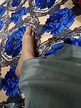 Snapshot of QUEEN-X-CPL chatting on September 17, 2025, 6:21 pm QUEEN-X-CPL online show from September 17, 2025, 6:21 pm