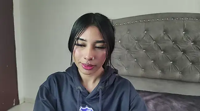 Nesuko kamado  online show from March 5, 2025, 7:06 pm