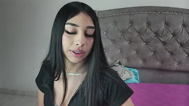 Nesuko kamado  online show from October 12, 2025, 2:29 pm