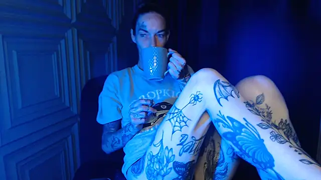 Snapshot of RavenryderUK chatting on June 29, 2026, 9:25 pm RavenryderUK online show from June 29, 2026, 9:25 pm