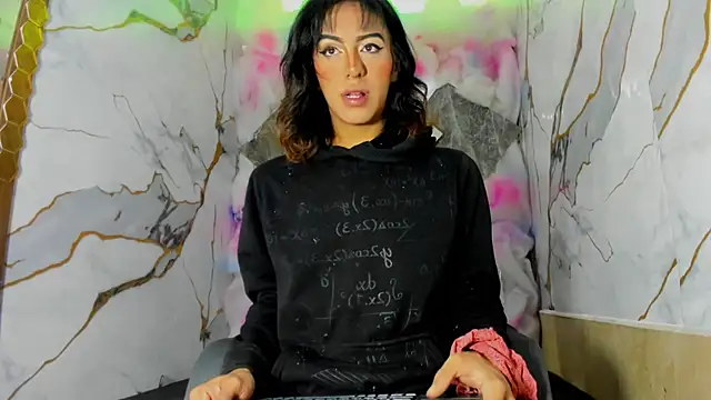 Isabella stanford2 online show from December 5, 2025, 1:43 pm