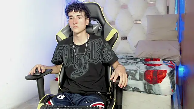 Snapshot of johnny_cagee chatting on September 25, 2025, 4:07 am johnny cagee online show from September 25, 2025, 4:07 am