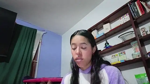 Snapshot of stephania_t chatting on February 23, 2026, 12:39 pm stephania t online show from February 23, 2026, 12:39 pm