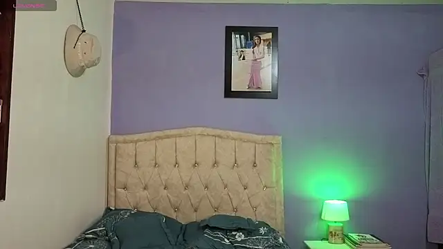 stephania t online show from April 14, 2026, 3:50 pm