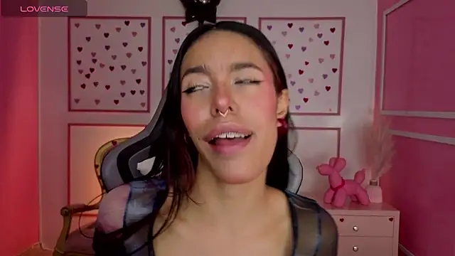 stephania t online show from November 27, 2025, 11:54 am