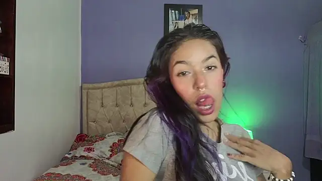 stephania t online show from April 22, 2026, 3:30 pm