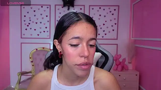 Snapshot of stephania_t chatting on December 22, 2025, 12:38 pm stephania t online show from December 22, 2025, 12:38 pm