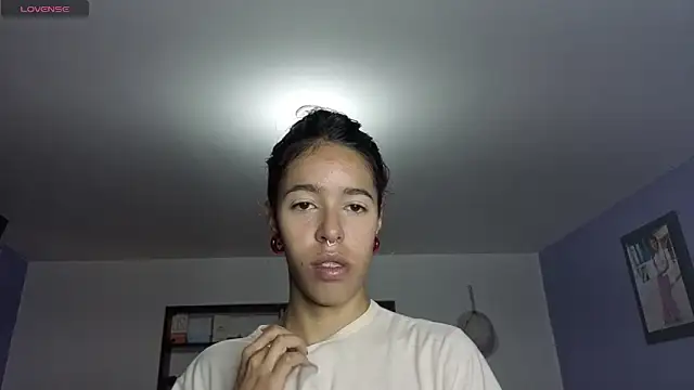 Snapshot of stephania_t chatting on March 3, 2026, 5:09 pm stephania t online show from March 3, 2026, 5:09 pm