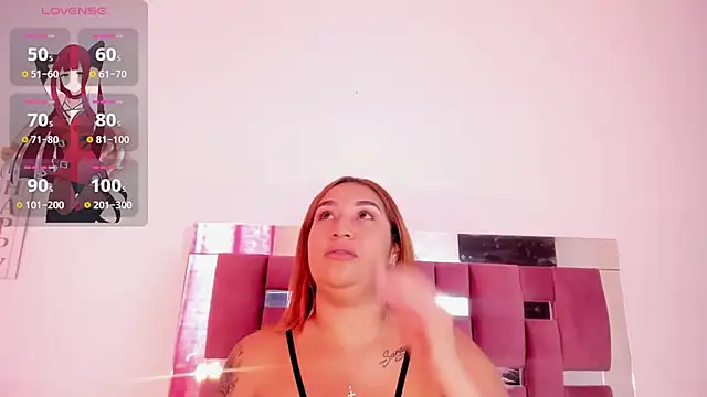 Snapshot of Alba_Grey chatting on September 13, 2025, 5:57 pm Alba Grey online show from September 13, 2025, 5:57 pm
