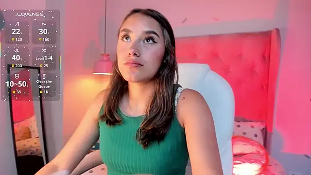 Snapshot of _Sophie__miller chatting on December 17, 2025, 8:03 pm Sophie miller online show from December 17, 2025, 8:03 pm