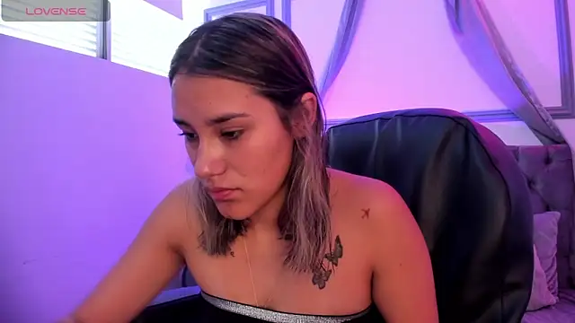  Sophie  miller online show from March 31, 2026, 3:25 pm