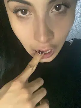 Snapshot of Effyvice13 chatting on September 30, 2025, 4:07 am Effyvice13 online show from September 30, 2025, 4:07 am