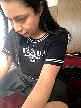 Snapshot of Effyvice13 chatting on November 9, 2025, 9:19 pm Effyvice13 online show from November 9, 2025, 9:19 pm