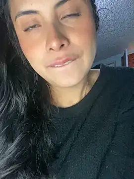 Snapshot of Effyvice13 chatting on October 14, 2025, 2:45 am Effyvice13 online show from October 14, 2025, 2:45 am