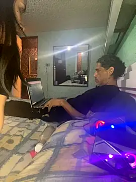 Snapshot of Effyvice13 chatting on September 25, 2025, 3:34 am Effyvice13 online show from September 25, 2025, 3:34 am