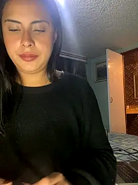 Snapshot of Effyvice13 chatting on October 15, 2025, 6:22 am Effyvice13 online show from October 15, 2025, 6:22 am