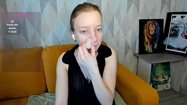 Michelle Blond online show from February 17, 2025, 6:53 am