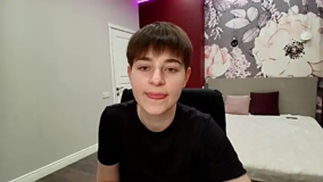 EmiliaYours online show from March 17, 2026, 3:59 pm