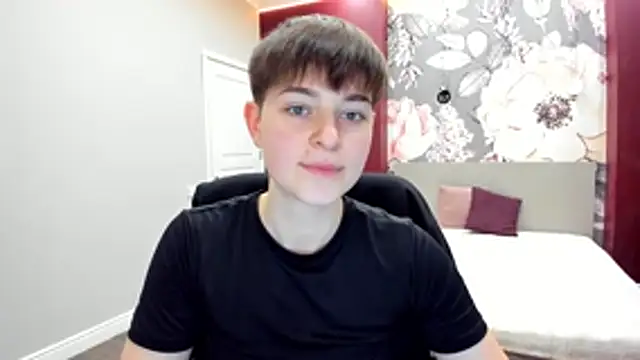 EmiliaYours online show from February 2, 2026, 3:22 pm