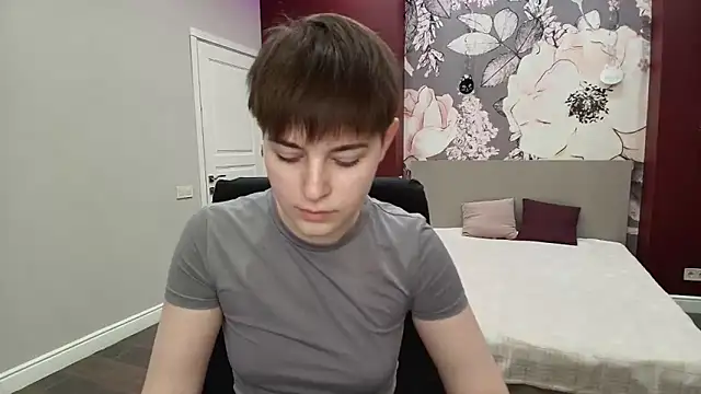 EmiliaYours online show from March 15, 2026, 3:30 pm