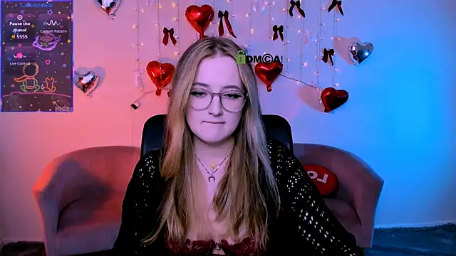 luna berryy online show from February 24, 2026, 8:21 pm