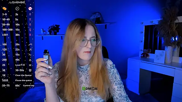 luna berryy online show from September 23, 2025, 1:18 pm