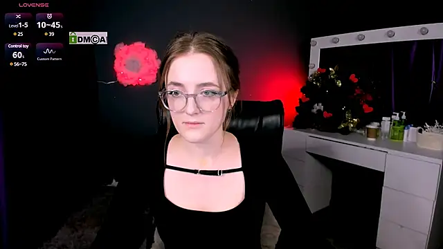 luna berryy online show from February 20, 2025, 8:25 pm