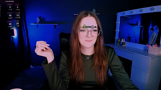 luna berryy online show from March 11, 2025, 5:46 am