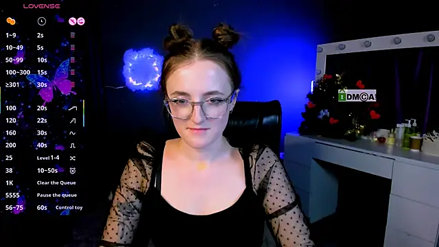 luna berryy online show from February 20, 2025, 5:33 am