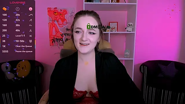 luna berryy online show from September 26, 2025, 7:54 pm