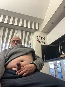 Snapshot of pantomax chatting on February 13, 2025, 1:15 pm pantomax online show from February 13, 2025, 1:15 pm