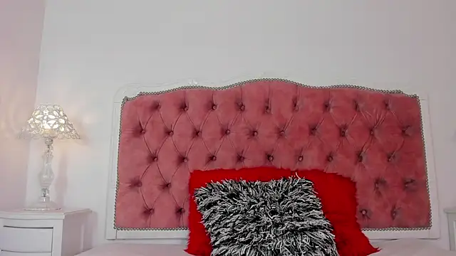 Snapshot of amberlitle chatting on October 13, 2025, 1:45 pm amberlitle online show from October 13, 2025, 1:45 pm