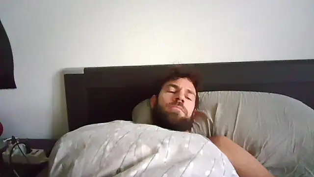 Snapshot of alpha-hunk chatting on October 25, 2025, 8:35 am alpha-hunk online show from October 25, 2025, 8:35 am