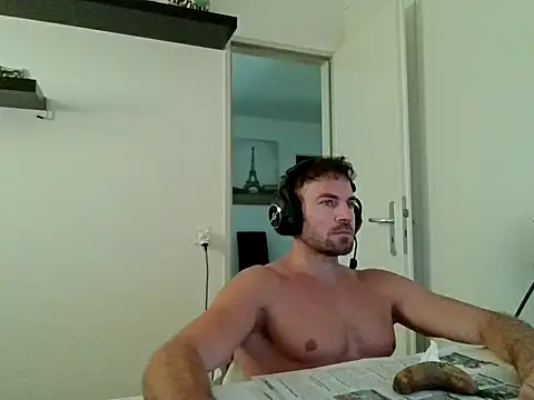 alpha-hunk online show from July 7, 2026, 7:23 am