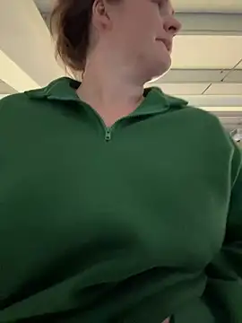 BustyBonnieUK online show from March 4, 2025, 10:05 pm