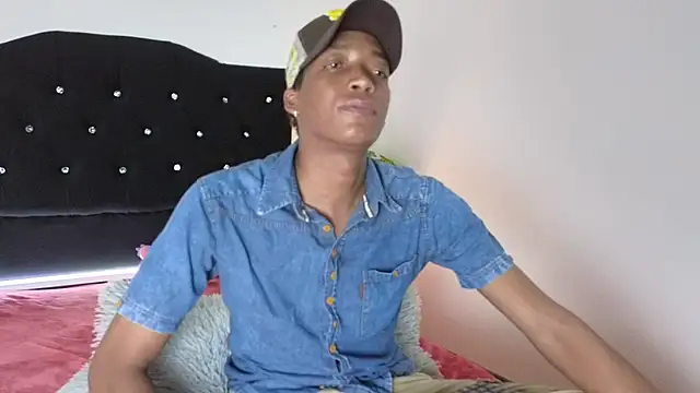 Snapshot of andrew_kamy chatting on March 15, 2025, 5:48 pm andrew kamy online show from March 15, 2025, 5:48 pm