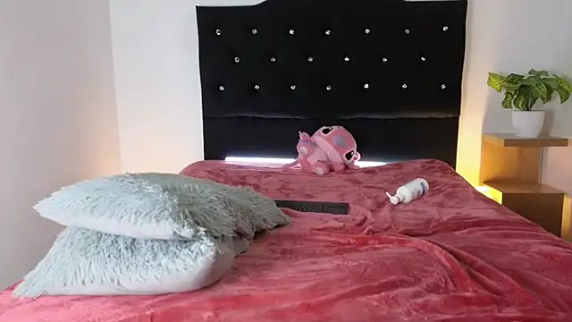 Snapshot of andrew_kamy chatting on March 21, 2025, 12:51 am andrew kamy online show from March 21, 2025, 12:51 am