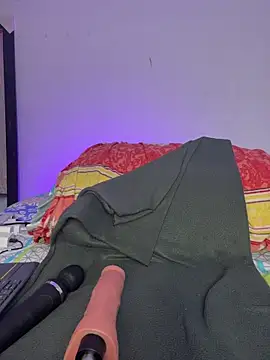 aurora divine online show from April 18, 2026, 7:07 pm