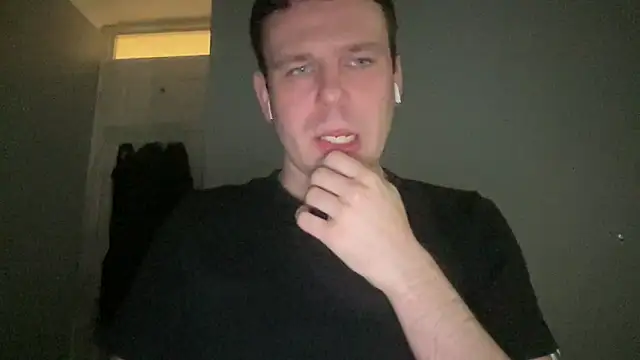Snapshot of GotItGoin chatting on April 25, 2026, 12:24 am GotItGoin online show from April 25, 2026, 12:24 am