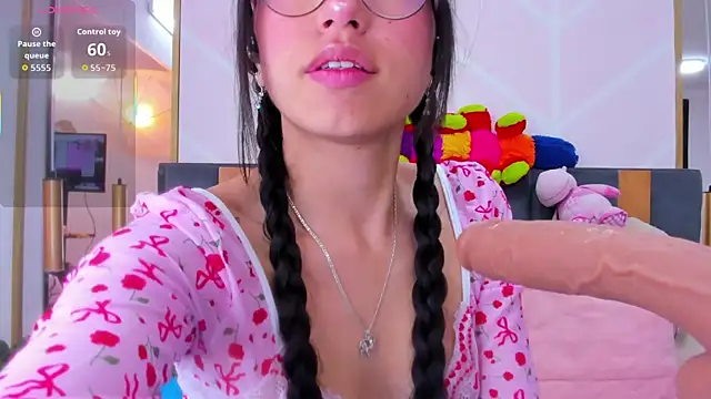 Snapshot of MadyJackson chatting on November 11, 2025, 11:49 am MadyJackson online show from November 11, 2025, 11:49 am